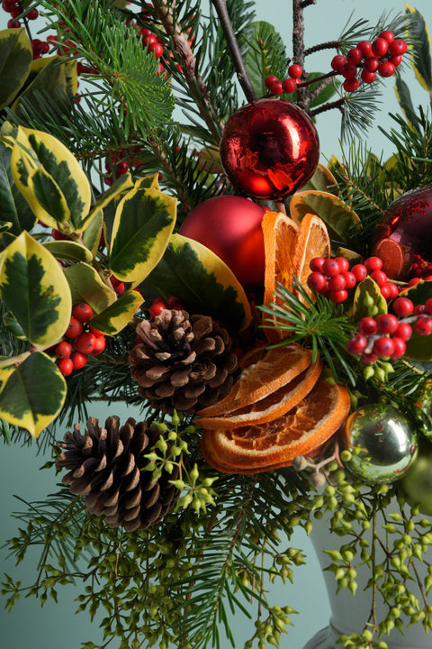 Delivery of bouquets, flowers, decorations and plants for Christmas in Lebanon