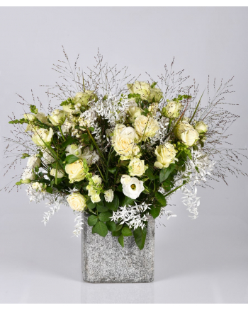 white-flowers-arrangement