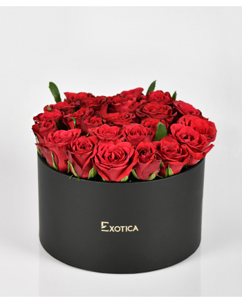 red-roses-in-box
